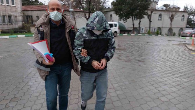 Araçlarında Ve Evlerinde Uyuşturucuyla Yakalandılar