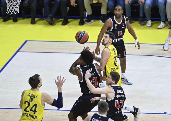 Thy Euroleague: Fenerbahçe Beko: 75 - Baskonia: 53