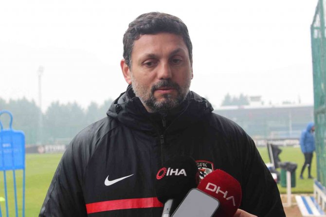 Erol Bulut: "Fenerbahçe Maçında Hak Ettiğimiz 3 Puanı Aldık"