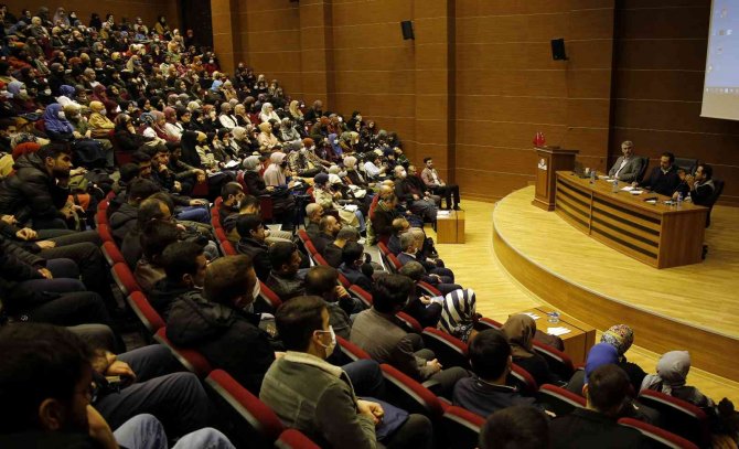 Gaziantep’te Sezai Karakoç Anısına Konferans