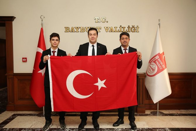 Gaziantep’ten Gönderilen Bayrak Ve Toprak Bayburt’ta Teslim Alındı