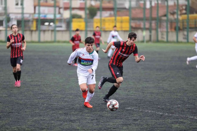 Gemlik Belediyespor Lige Galibiyetle Başladı