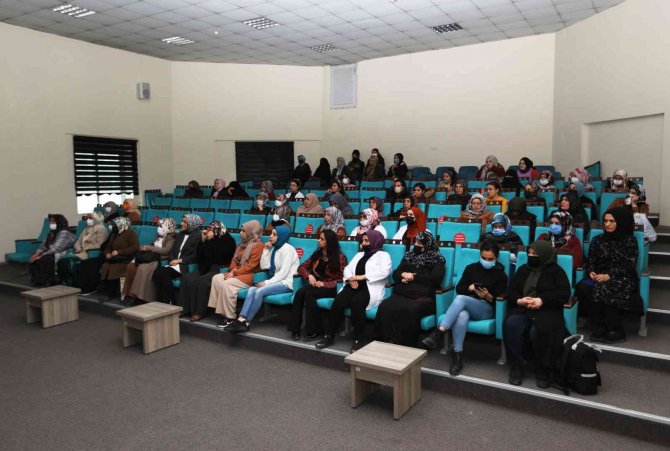 Van Büyükşehir Belediyesi Kadın Seminerlerini Sürdürüyor