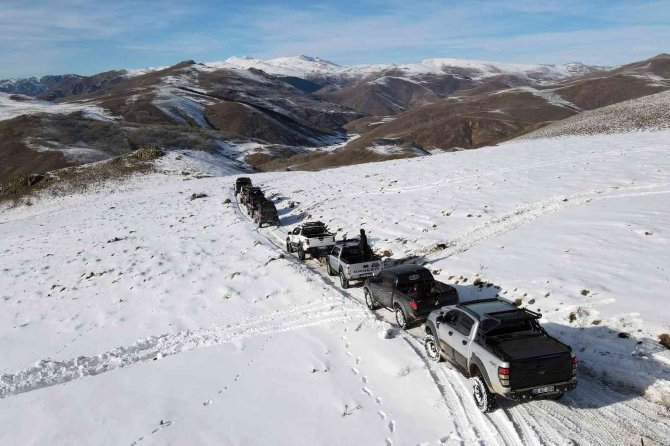 Gümüşhane’de Off-road Tutkunlarının Karla Mücadelesi