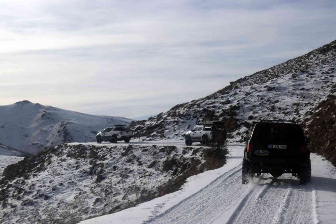 Gümüşhane’de Off-road Tutkunlarının Karla Mücadelesi