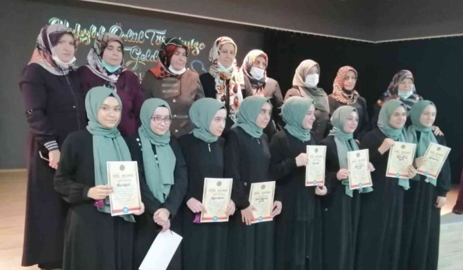 Hafızlar Belgelerini Aldı