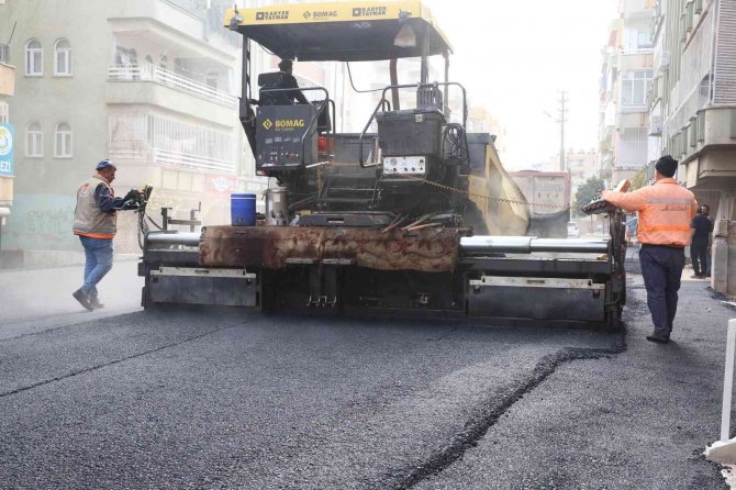Haliliye’de Asfalt Ve Parke Çalışmaları Sürüyor