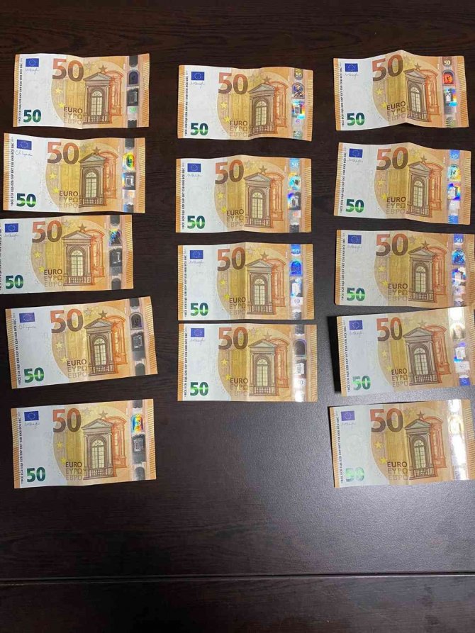 Emanet Parayı Yanlış Kişiye Verdiğini Anlayınca Polise Koştu