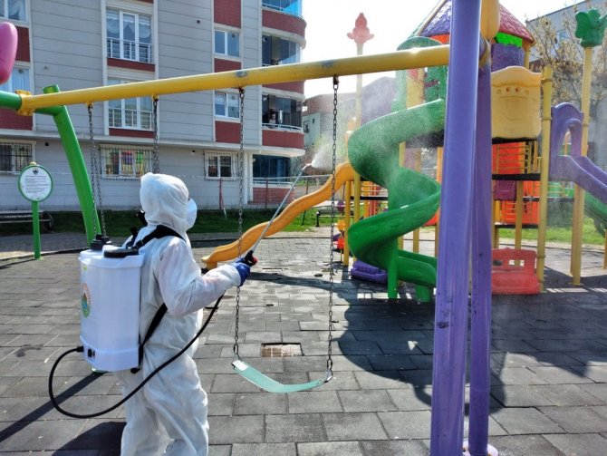 İ̇lkadım’da Virüsle Mücadelede 2,3 Ton Dezenfektan, 12 Bin 400 Maske