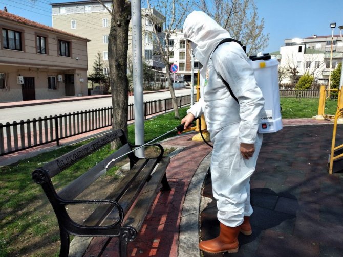 İ̇lkadım’da Virüsle Mücadelede 2,3 Ton Dezenfektan, 12 Bin 400 Maske
