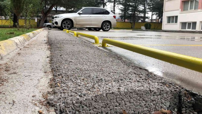 Isparta’da Su Emen Geçirimli Betonla Yağmur Suyu Depolanıyor