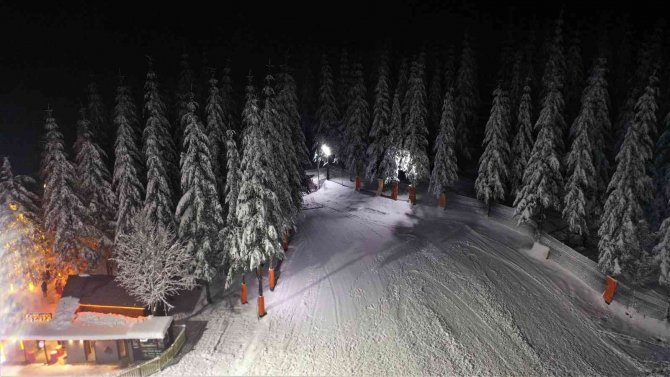 Kartepe’nin Karlı Akşam Manzarası Mest Etti