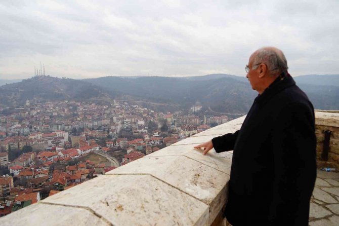 İ̇smini Minaresine Saplanan Oktan Alan Cami, Oksuz Kaldı