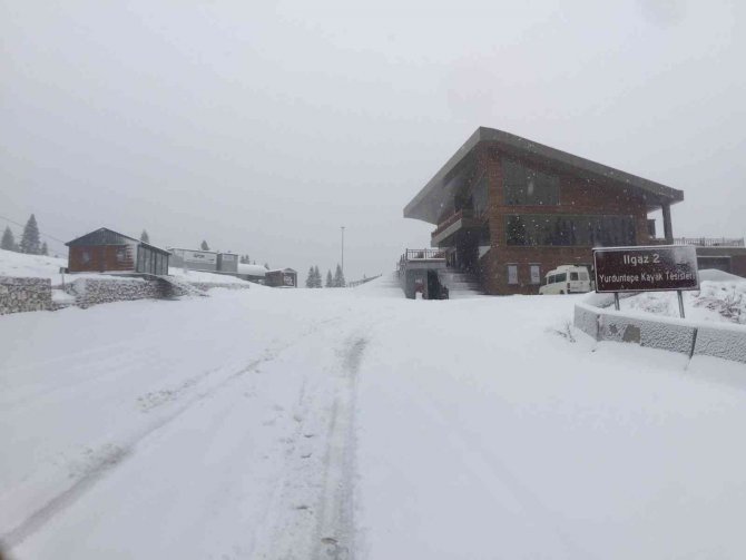 Kastamonu’nun Yüksek Kesimlerinde Kar Yağışı Etkili Oluyor