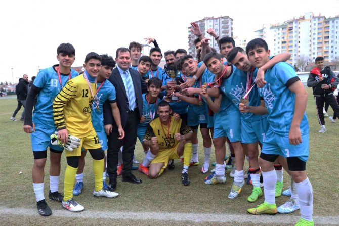 Şampiyon Fevziye Memduh Güpgüpoğlu Spor Lisesi