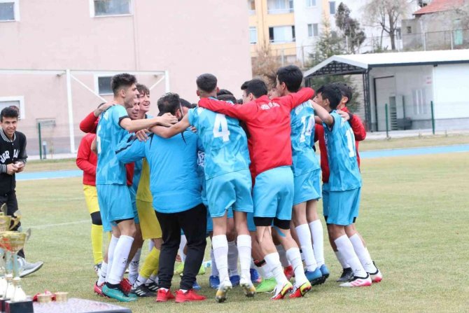 Şampiyon Fevziye Memduh Güpgüpoğlu Spor Lisesi
