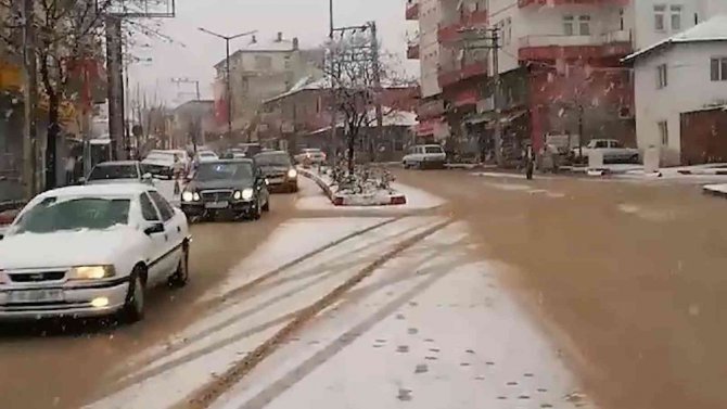 Kırıkkale’ye Mevsimin İlk Karı Düştü