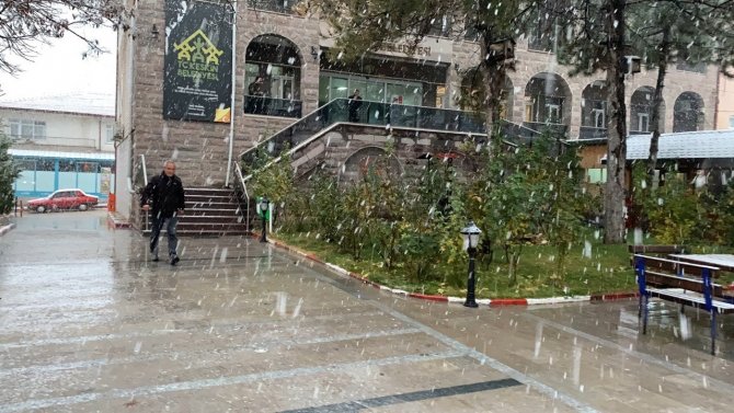 Kırıkkale’ye Mevsimin İlk Karı Düştü