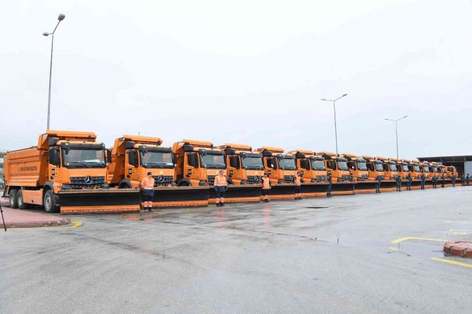 Konya Büyükşehir Kar Ve Buzlanmaya Karşı 31 İlçede Görev Başında