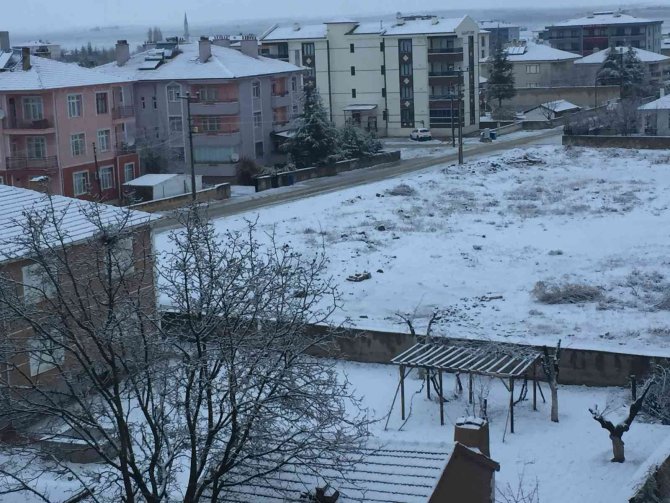 Kulu’da Mevsimin İlk Karı Yağdı