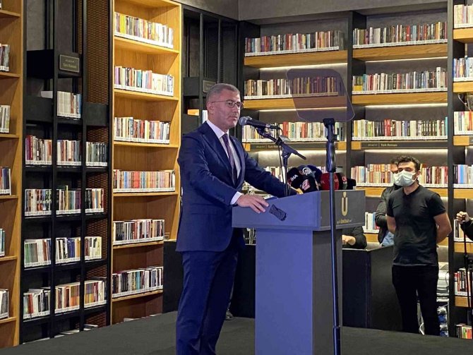 Bakan Ersoy: "Kütüphaneleri Hayatınızın Her Anında Karşınıza Çıkabilecek Şekilde Yaygınlaştırıyoruz"