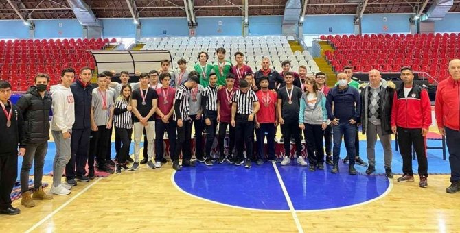 Okul Sporlarında 5 Branşta Heyecan Tamamlandı