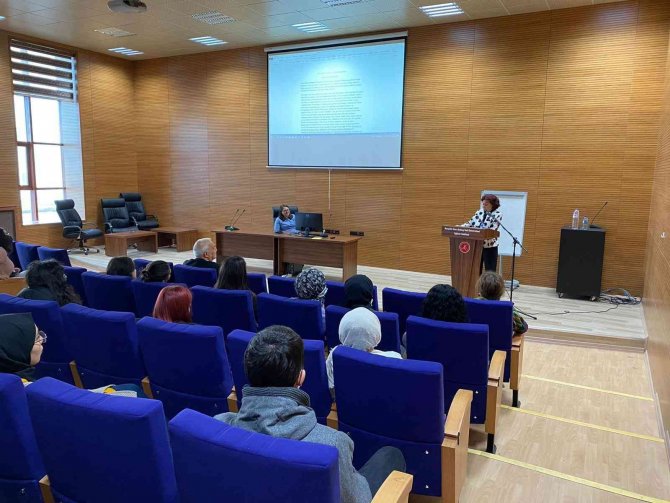 Nevü’de Okuma Ve Tartışma Etkinliği Düzenlendi