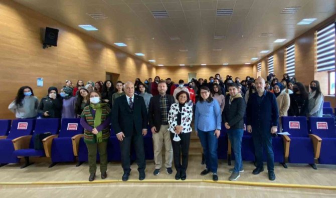 Nevü’de Okuma Ve Tartışma Etkinliği Düzenlendi