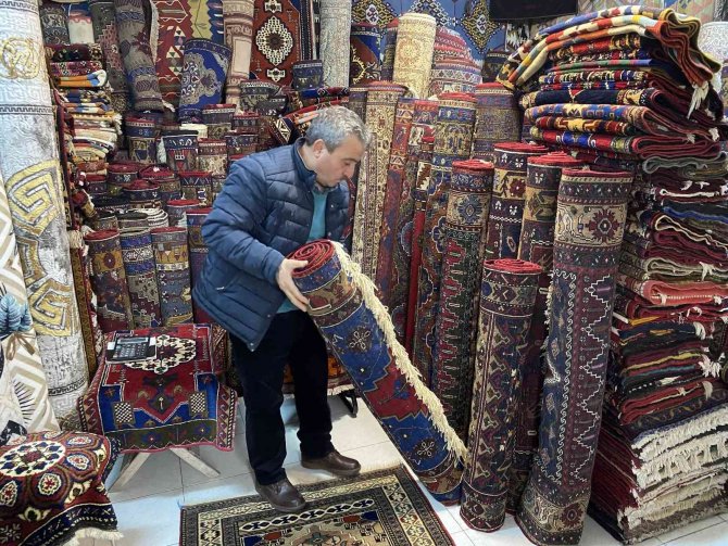 Yeni Neslin El Dokumaya Olan İlgisi Azaldı