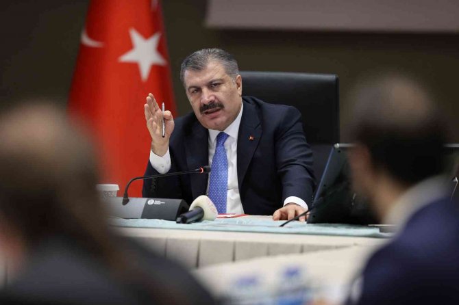 Bakan Koca Asistan Hekimlerle Buluştu