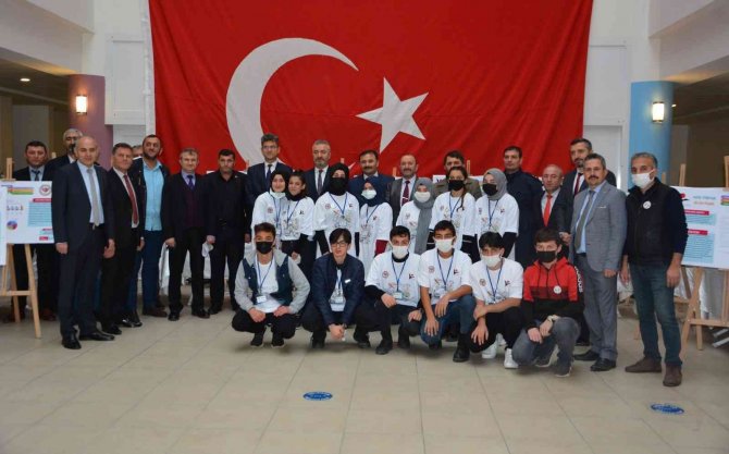 İ̇hl Öğrencilerinin Projeleri Görücüye Çıktı