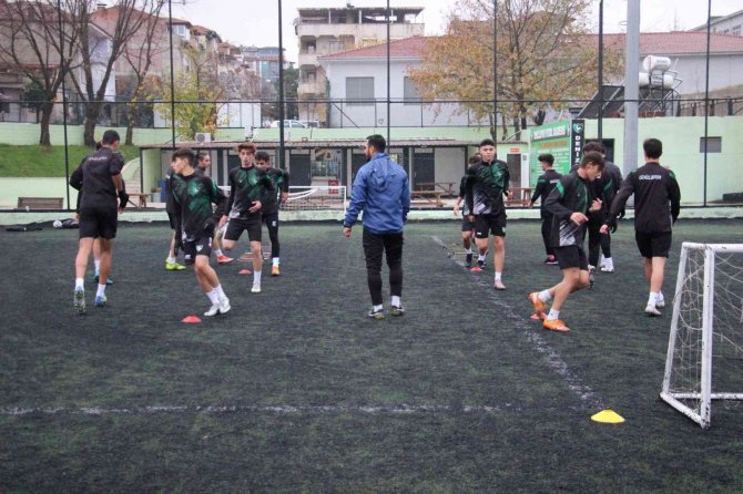 Horozun Gençleri Çıkışı Sürdürmek İstiyor