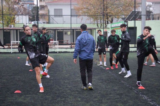 Horozun Gençleri Çıkışı Sürdürmek İstiyor