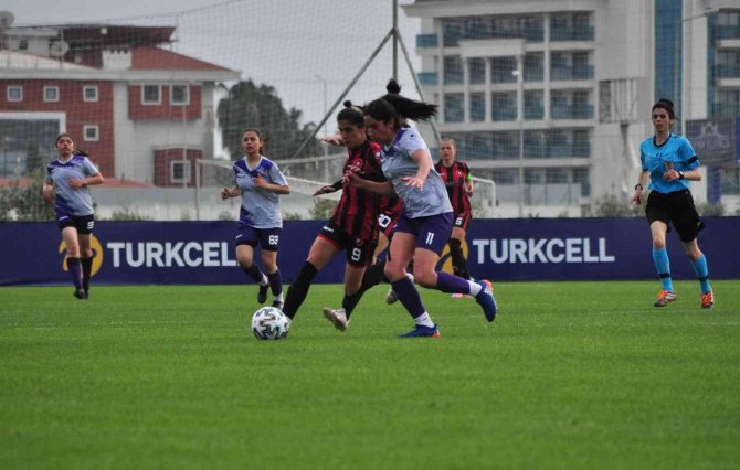 Turkcell Kadın Futbol Süper Ligi’nde Heyecan Derbi İle Başlıyor