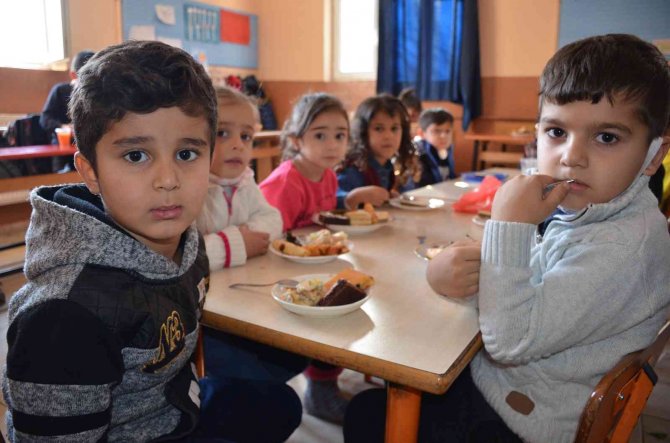 Şırnaklı Öğrenciler Yerli Malı Haftası Geleneğini Sürdürüyor