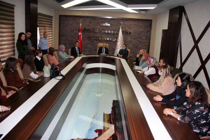 Ağrı Milli Eğitim Müdürü Kökrek, Scientix Stem Eğitimi Alan 40 Öğretmene Katılım Belgesi Verdi