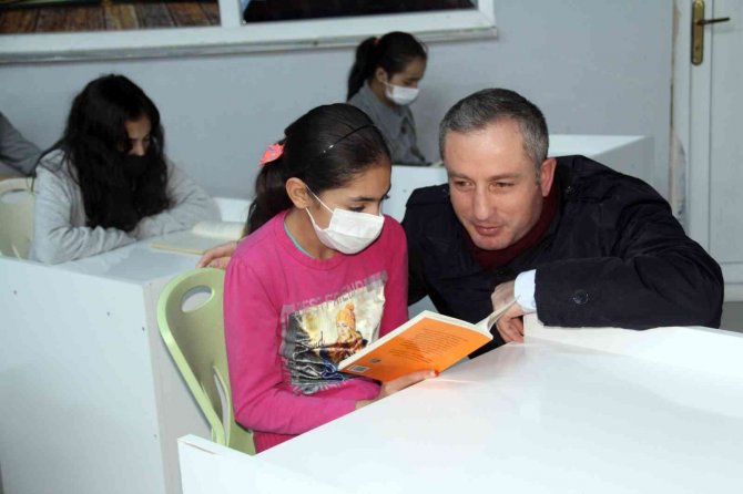 Ağrı Milli Eğitim Müdürü Kökrek, İl Merkezindeki Okulları Ziyaret Etti