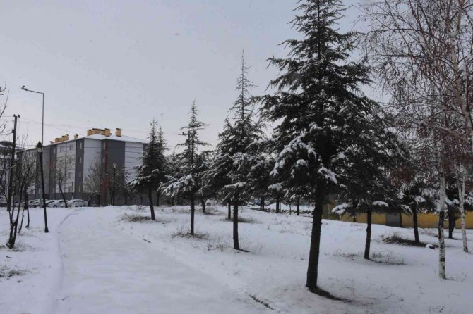 Bitlis’te 4 Köy Yolu Ulaşıma Kapandı