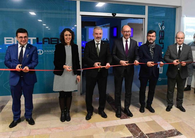 Öğrenciler Finans Dünyasını Bi̇stlab İle Öğrenecek