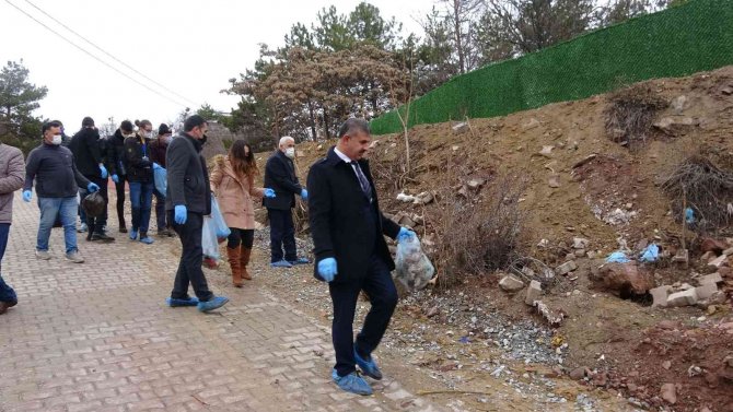 Üniversite Öğrencilerinden Anlamlı Davranış