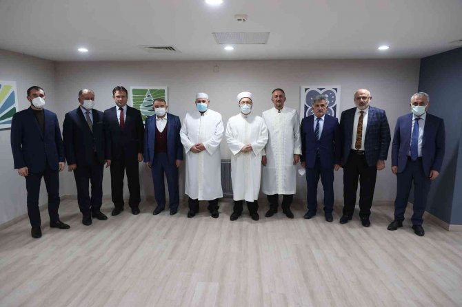 Diyanet İ̇şleri Başkanı Erbaş, Gürcistan Müftüleriyle Bir Araya Geldi