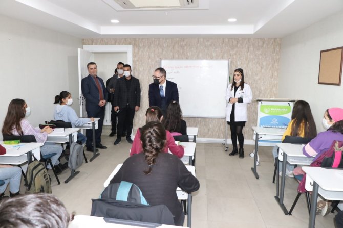 Kayapınar Belediyesinden Gelecek Nesillere Ücretsiz Eğitim Akademisi