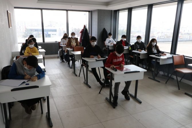 Kayapınar Belediyesinden Gelecek Nesillere Ücretsiz Eğitim Akademisi