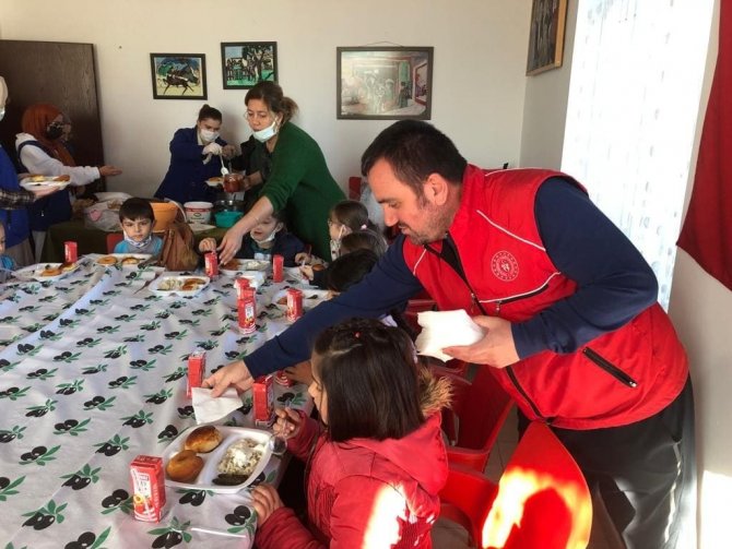 Yerli Malı Haftasını Ağabeyleri İle Kutladılar