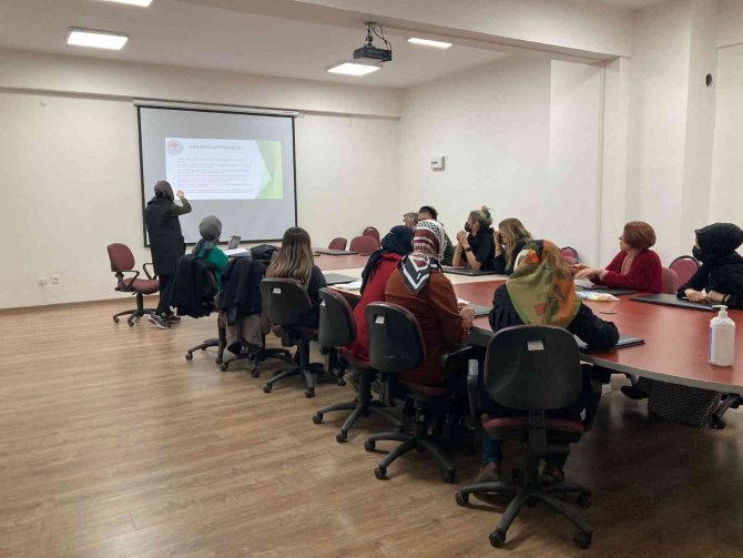 Kadınlara Gıda Mevzuatı Anlatıldı