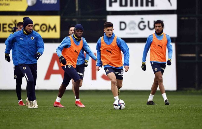 Fenerbahçe’de Altay Bayındır Sevinci!