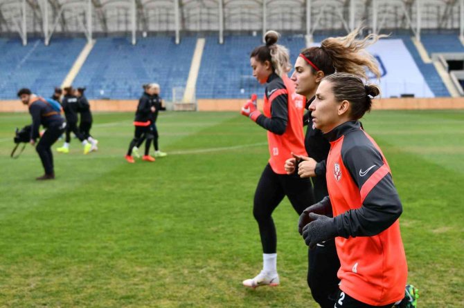 Abb Fomget Kadın Futbol Takımı Yeni Sezonda İddialı
