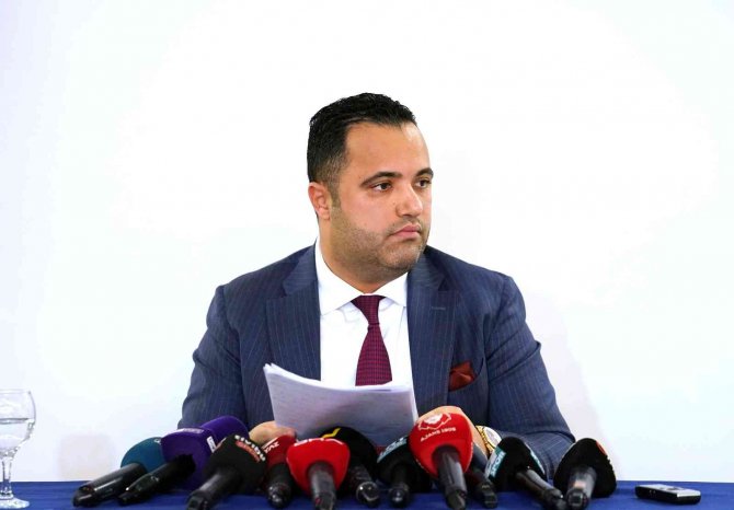Rezan Epözdemir: "Galatasaray Spor Kulübü Derneği Yönetim Kurulundaki Görevimden İstifa Etmiyorum"