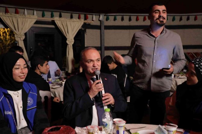 Başkan Özlü’den Gençlere Konser Sözü