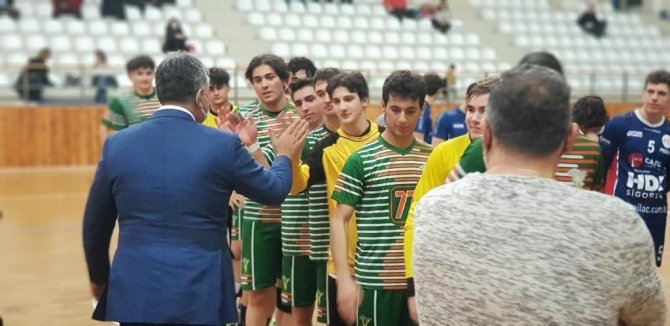 İ̇stanbul’un Hentbol Şampiyonu İ̇tü Eta Vakfı Doğa Koleji